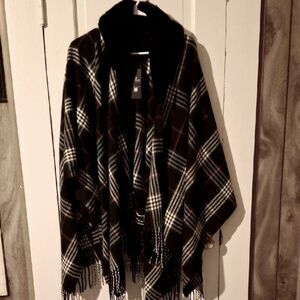 Fraas Black and White Plaid Poncho
